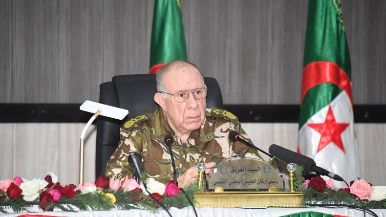 الفريق شنقريحة يشدد على التطور المستمر لوحدات الجيش