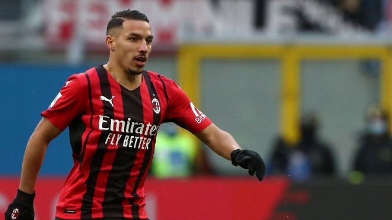 بِالفيديو: هكذا “غازلت” إدارة الميلان بن ناصر لِتمديد العقد