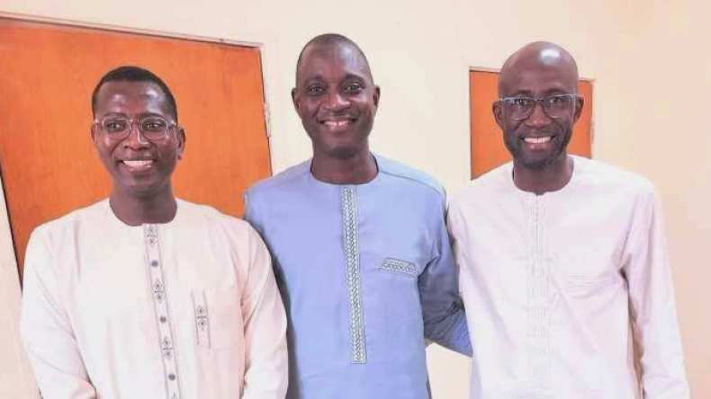 الجزائريون “يرجمون” الحكم غاساما بعد ظهوره!