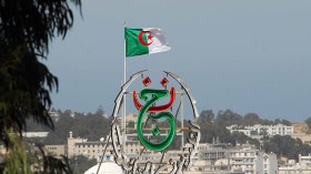 نجوم الزمن الجميل في مواجهة وجوه التيك توك