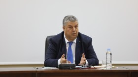 “الكاف” تُدعّم بقاء عمارة رئيسا للاتحاد الكرة الجزائري