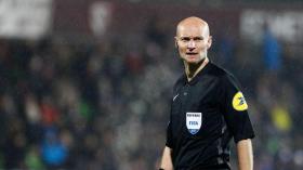 حكم فرنسي يبدأ “الاسترزاق” التلفزيوني بِالتهجّم على بلماضي