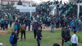 بِالفيديو: الأمن المغربي يقمع جماهير مباراة الرجاء والأهلي