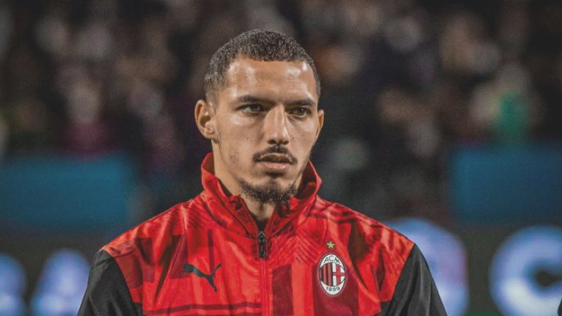 بِالفيديو: الحكم يرفض هدف بن ناصر وتعاطف قوي مع الدولي الجزائري