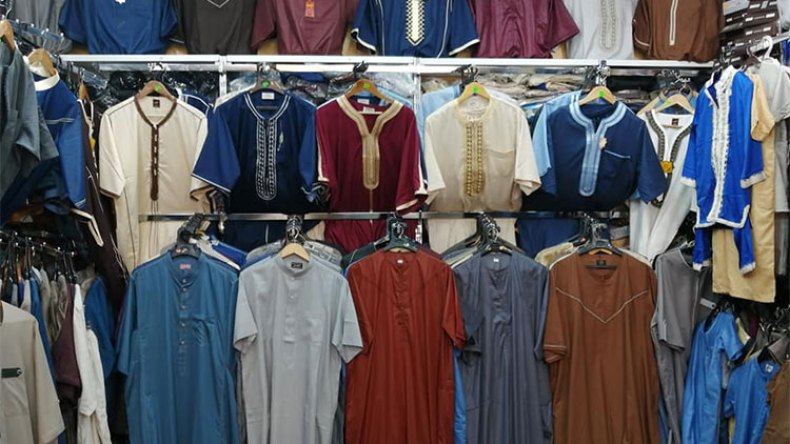 العمرة والتراويح ينعشان “التجارة الدينية”