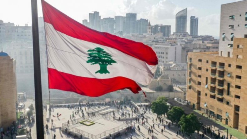 انفجار قنبلة في حديقة منزل وزير لبناني