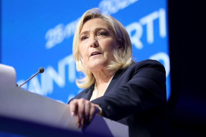 Marine Le Pen accusée d’avoir détourné 137.000 euros