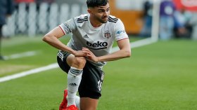 رشيد غزال يؤكد بقاءه مع بيشكتاش التركي