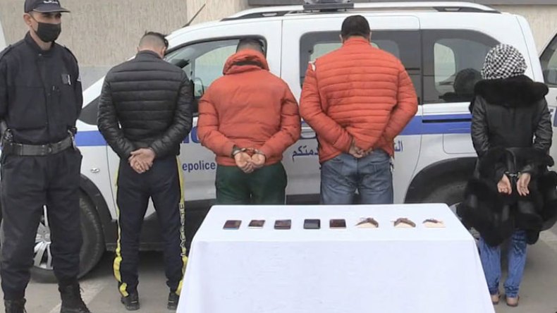 فتاة تبتز أشخاصا بصور مخلة في سطيف