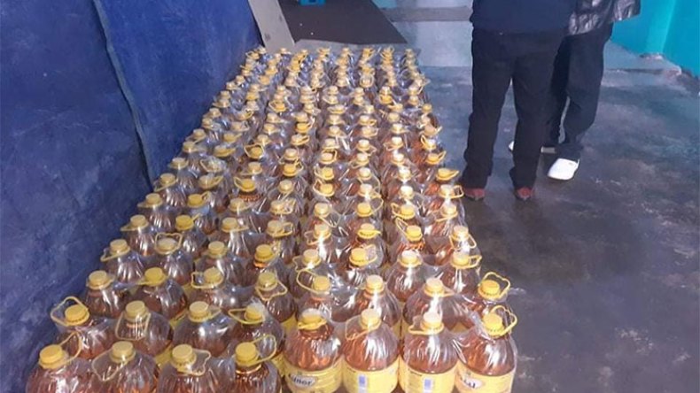 اكتشاف ورشة سرية لصناعة زيت التتبيل المغشوش بأم البواقي