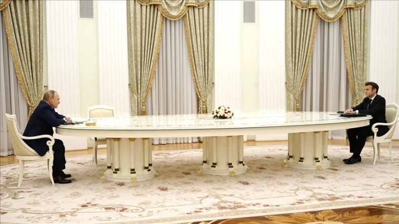 ماذا قال بوتين لماكرون بعد فوزه بعهدة ثانية؟