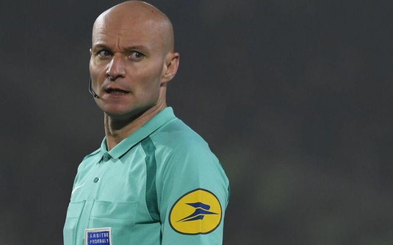 Djamel Belmadi lynché par un arbitre français !