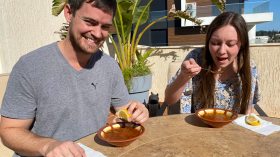 بالفيديو.. دبلوماسية أمريكية بالجزائر تصوم لأول مرة