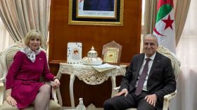 بن زيان: بعث التبادل والاستفادة من خبرة الجامعات الأمريكية في التكوينات المهنية