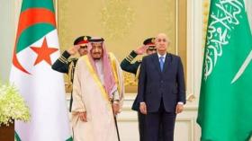 سفير السعودية بالجزائر يسلم رئيس الجمهورية رسالة من الملك سلمان بن عبد العزيز