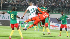 الجزائريون مطالبون بطيّ صفحة مباراة الكاميرون نهائيا