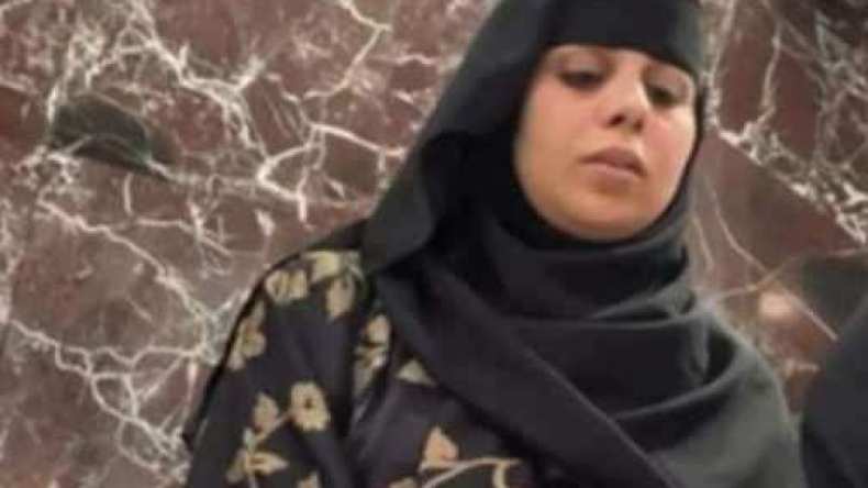انتقادات واسعة لـ”مؤثرة” جزائرية فتحت البث المباشر أثناء الصلاة في مكة