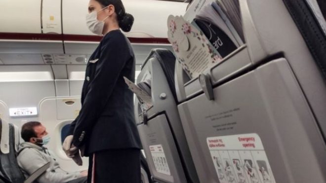 الولايات المتحدة: قاضية تلغي إلزامية الكمامات في وسائل النقل العام