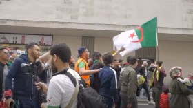 تداول فيديو مزيف لمظاهرات لجزائريين أمام مقر الفيفا بسويسرا