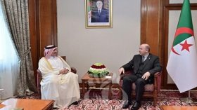 الوزير الأول يستقبل سفير دولة قطر بالجزائر