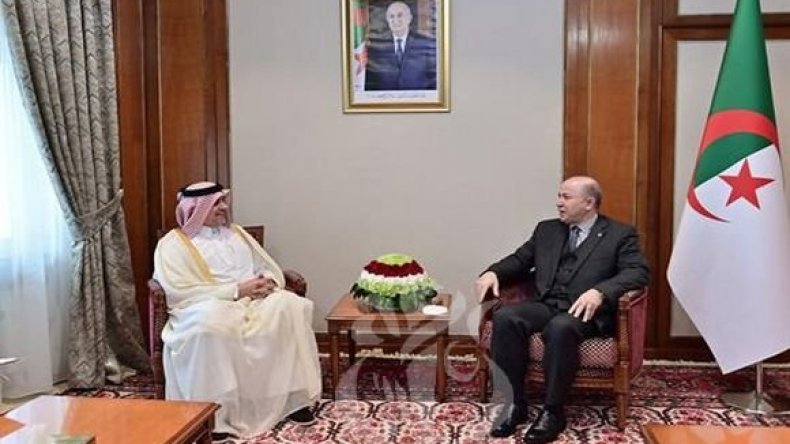 الوزير الأول يستقبل سفير دولة قطر بالجزائر