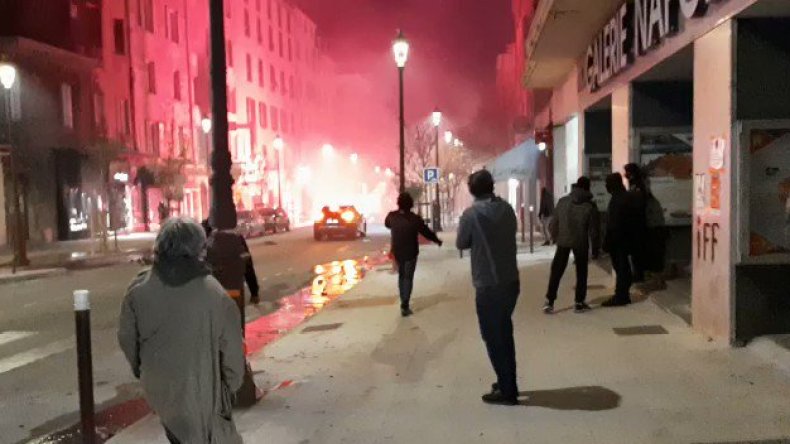 صور حول تظاهرات بباريس ضد غلاء المعيشة  تحدث جدلا