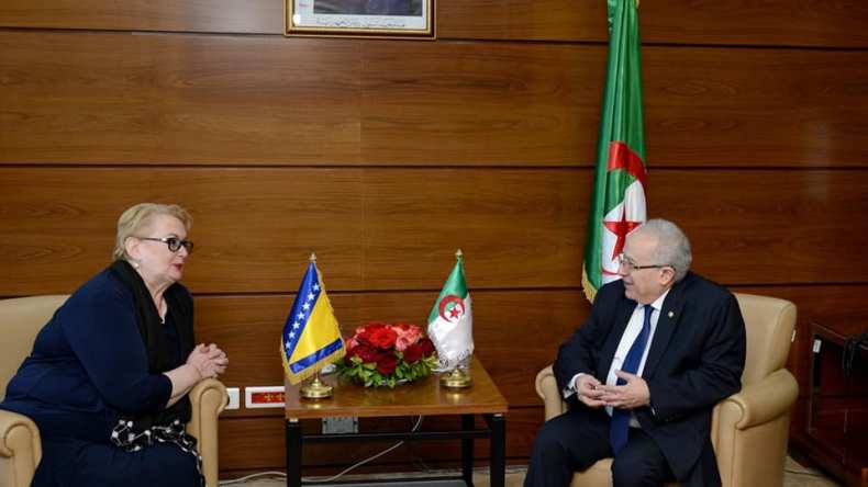 لعمامرة يستقبل وزيرة الخارجية البوسنية