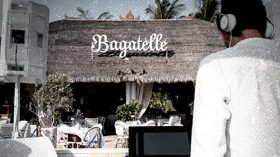 مطعم فرنسي في السعودية يمنع دخول المحجبات وإقامة الصلاة