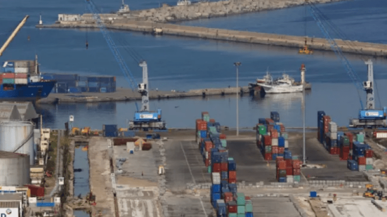 الحكومة تقرر ترقية ميناء جن جن إلى منشأة محورية في حوض المتوسط