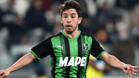 “مورينيو” يلاحق لاعبا جزائريا في “الميركاتو” الصيفي