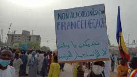 بعد مالي.. مظاهرات ضد الوجود الفرنسي في تشاد (فيديو وصور)