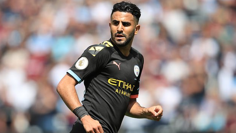 “الكاف” يواسي محرز بعد الهزيمة أمام الملكي.. ترك بصمته