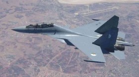 بالفيديو.. موقع روسي يتحدّث عن استخدام مقاتلة Su-30MKA في مناورات جزائرية