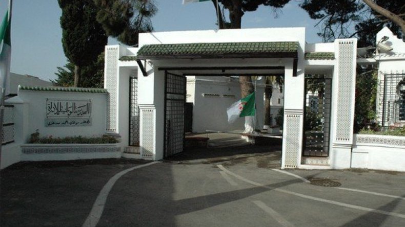 المدرسة الوطنية للإدارة تفتح مسابقة وطنية للتوظيف بهذه الشروط!