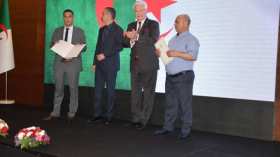 حافلة و3 ملايير من الرئيس تبون إلى فريقَي خنشلة والبيض