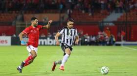 الوفاق يبتعد كثيرا عن النهائي الإفريقي