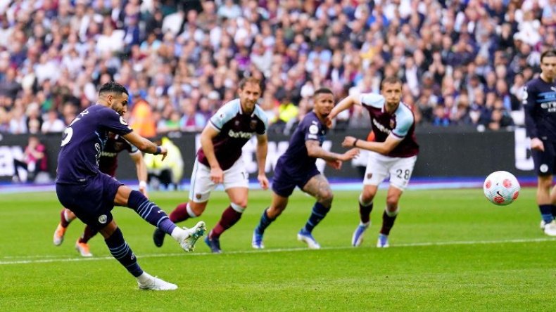 محرز يُهدر ركلة جزاء و”السيتي” يُلامس اللقب