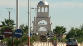 قتيل.. جرحى وحرق مسكن وسيارات في مواجهات بالوادي