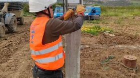 عرقاب: ربط 10 آلاف مستثمرة فلاحية بالكهرباء