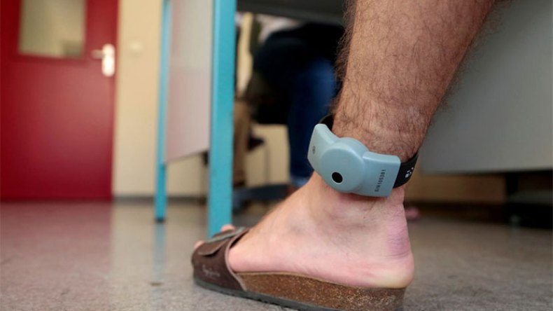 هكذ تبخر مشروع المراقبة الإلكترونية للمساجين