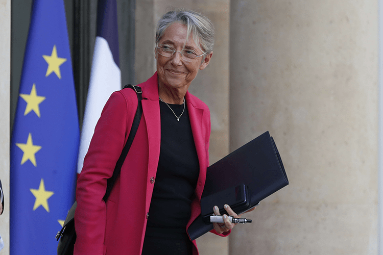 La Première ministre française démissionnera dans quelques jours si…