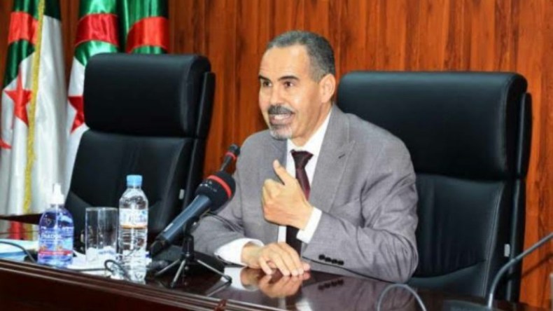 ردّ وزير الرياضة على قرار “الفيفا”