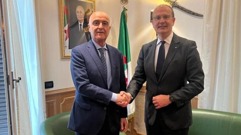  مباحثات جزائرية إيطالية في مجال الصناعات الدفاعية