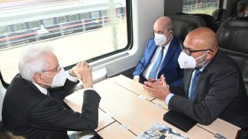 شاهد.. الرئيس تبون وهو يستقل القطار من روما نحو نابولي مع الرئيس الإيطالي