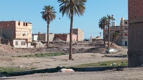 العمران يلتهم أراض زراعية وبساتين وبقايا أسوار طينية عمرها ألف سنة