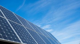 الجزائر تتوجه نحو استغلال فوري للطاقة الشمسية والرياح والهيدروجين الأخضر