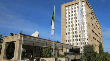 Célébration du 8 mai 1945: La Radio algérienne offre un don au ministère des moudjahidines