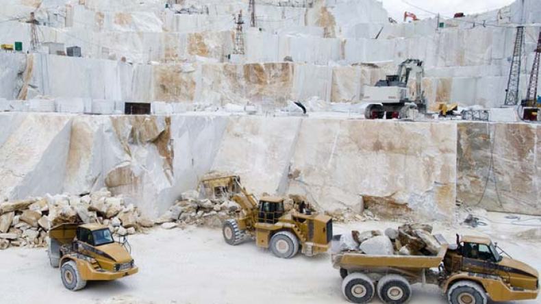 نحو تعاون جزائري ايطالي في  مجال صناعة الرخام