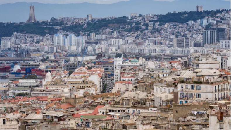 العاصمة تتزيّن لاستقبال ضيوفها العرب