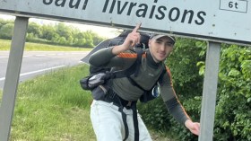 بالفيديو.. هكذا كانت لحظات لقاء الشاب الفرانكو-جزائري بعائلته بالعاصمة